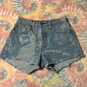 Levi’s 501 jean shorts, size 25